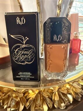 Kat Von D Good Apple Full-Coverage Serum Foundation — Tan 072